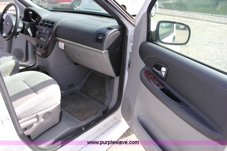 image for item J2276 2007 Chevrolet Uplander Cargo van