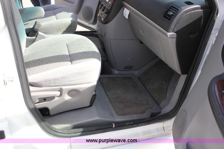 image for item J2276 2007 Chevrolet Uplander Cargo van