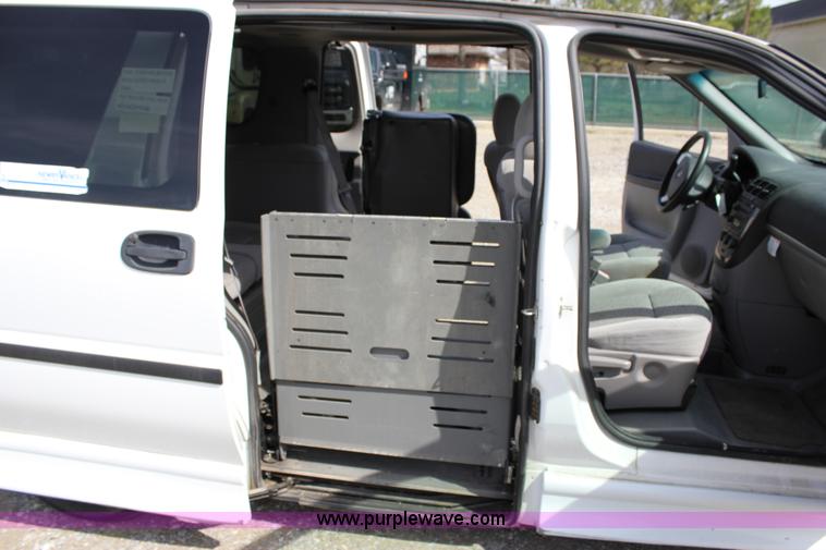 image for item J2276 2007 Chevrolet Uplander Cargo van