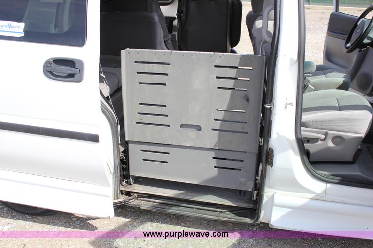 image for item J2276 2007 Chevrolet Uplander Cargo van