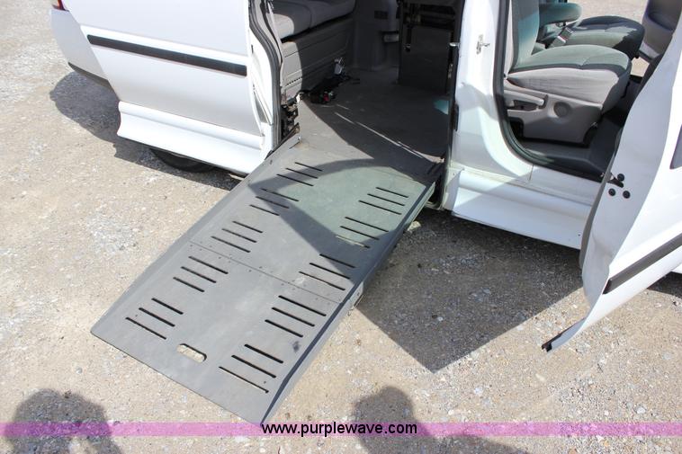 image for item J2276 2007 Chevrolet Uplander Cargo van