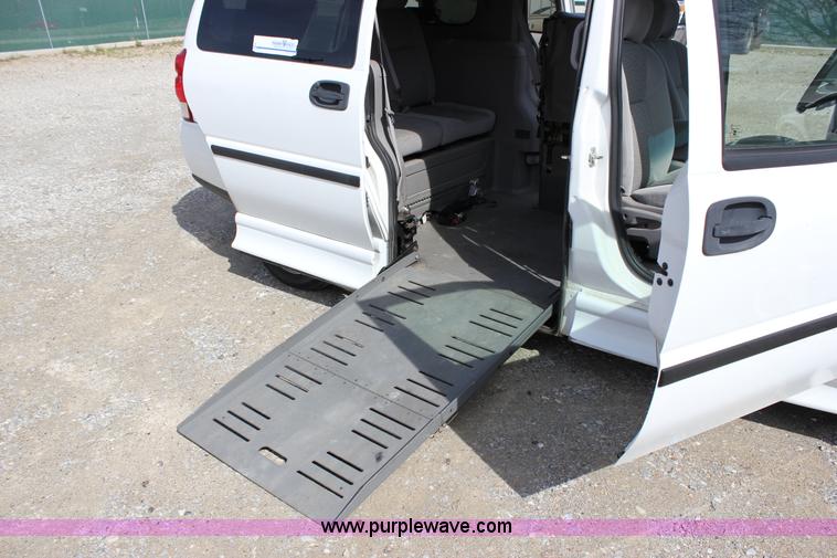 image for item J2276 2007 Chevrolet Uplander Cargo van