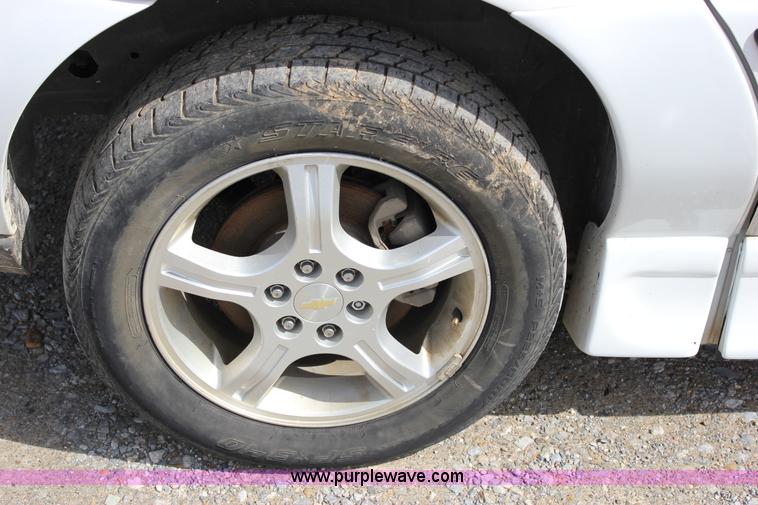 image for item J2276 2007 Chevrolet Uplander Cargo van