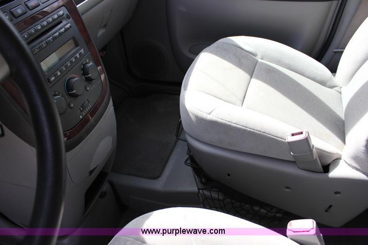 image for item J2277 2008 Chevrolet Uplander Cargo van