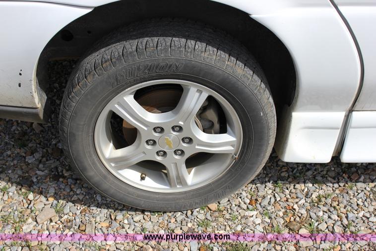 image for item J2277 2008 Chevrolet Uplander Cargo van