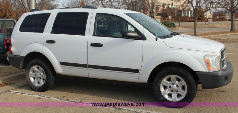 image for item J2329 2005 Dodge Durango ST SUV