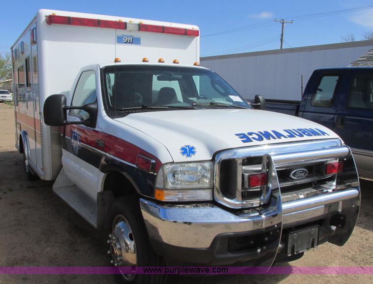 image for item J6690 2003 Ford F450 Super Duty ambulance