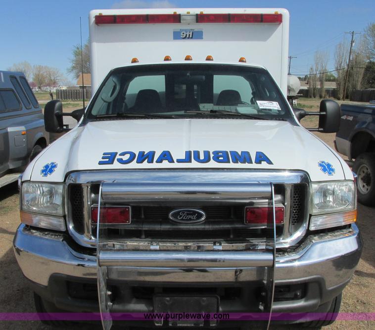 image for item J6690 2003 Ford F450 Super Duty ambulance
