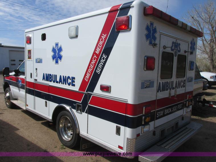 image for item J6690 2003 Ford F450 Super Duty ambulance