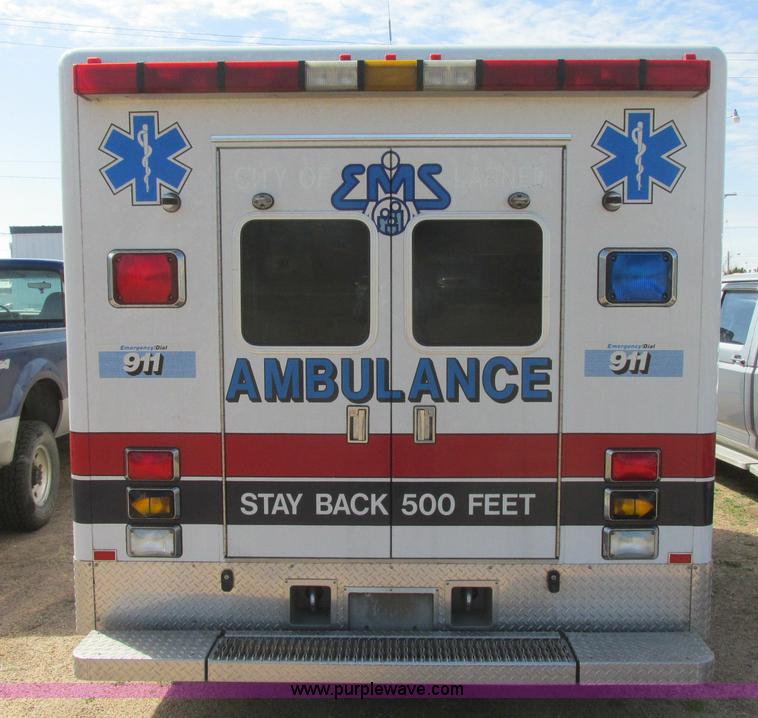 image for item J6690 2003 Ford F450 Super Duty ambulance