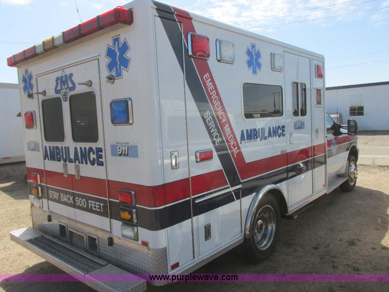 image for item J6690 2003 Ford F450 Super Duty ambulance