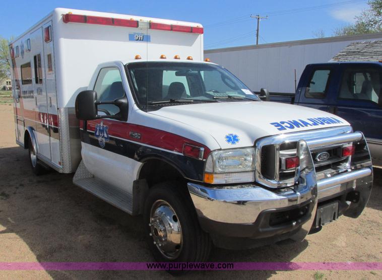 image for item J6690 2003 Ford F450 Super Duty ambulance