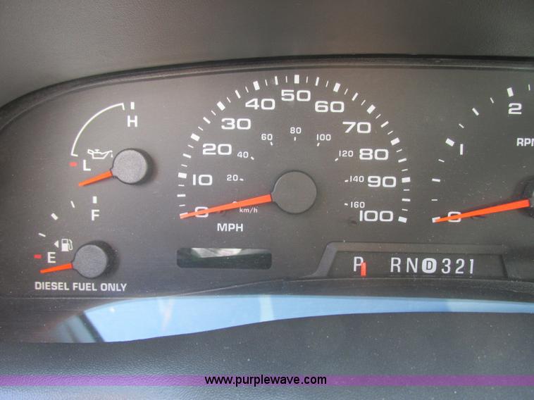 image for item J6690 2003 Ford F450 Super Duty ambulance