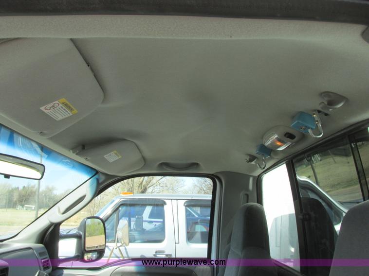 image for item J6690 2003 Ford F450 Super Duty ambulance