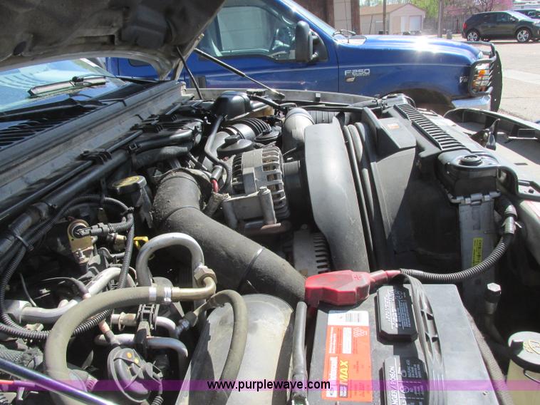 image for item J6690 2003 Ford F450 Super Duty ambulance