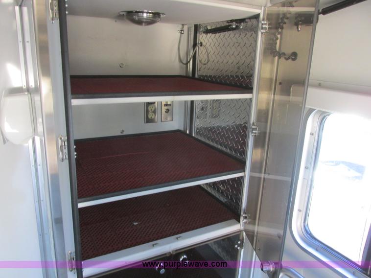 image for item J6690 2003 Ford F450 Super Duty ambulance