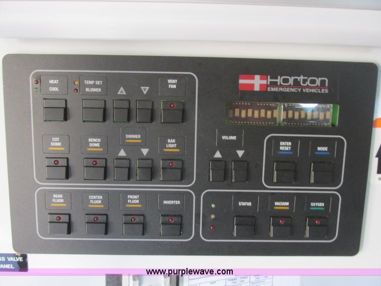 image for item J6690 2003 Ford F450 Super Duty ambulance