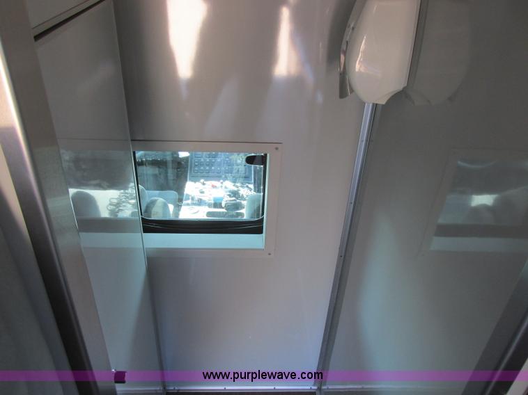 image for item J6690 2003 Ford F450 Super Duty ambulance