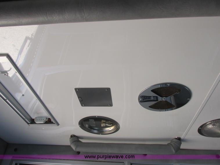 image for item J6690 2003 Ford F450 Super Duty ambulance