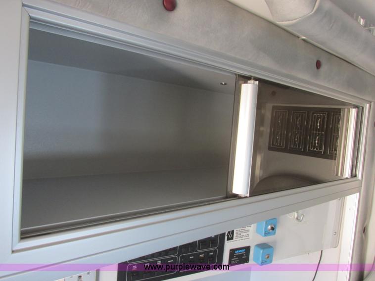 image for item J6690 2003 Ford F450 Super Duty ambulance