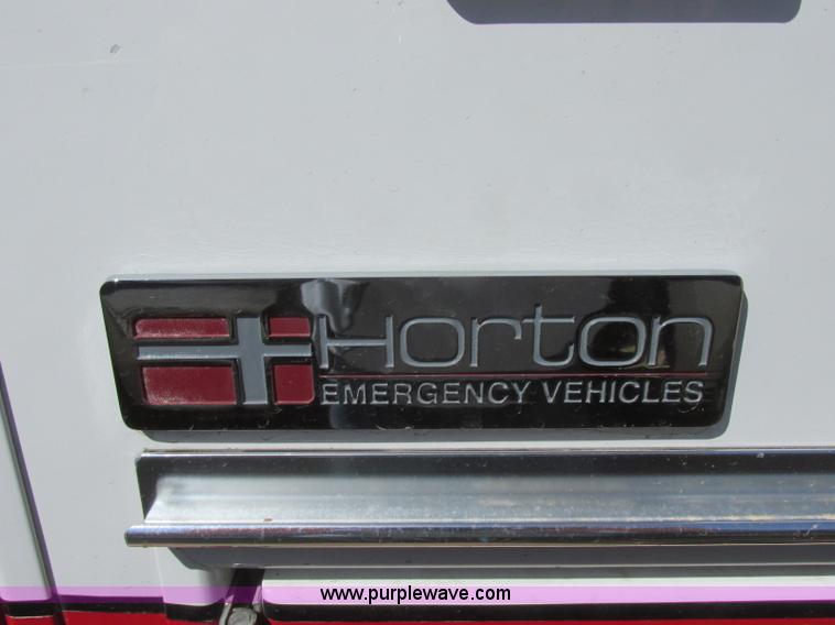 image for item J6690 2003 Ford F450 Super Duty ambulance