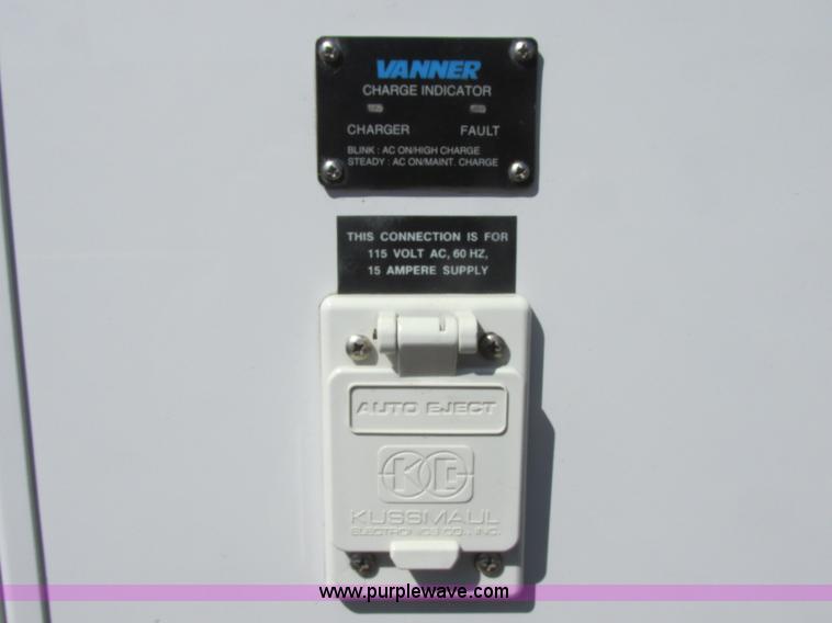 image for item J6690 2003 Ford F450 Super Duty ambulance