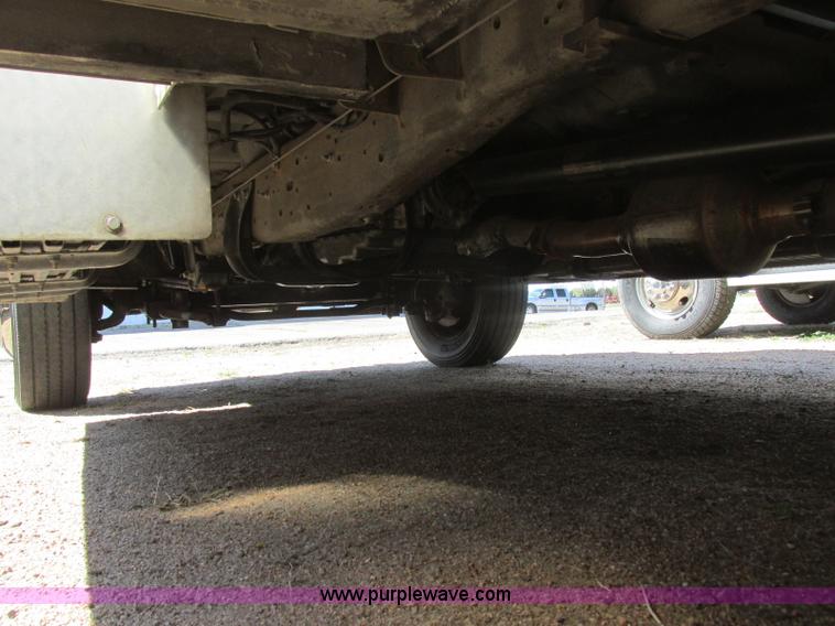 image for item J6690 2003 Ford F450 Super Duty ambulance