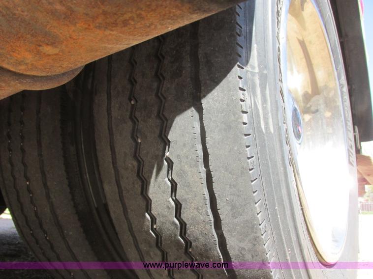 image for item J6690 2003 Ford F450 Super Duty ambulance