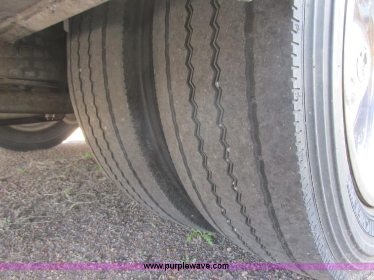 image for item J6690 2003 Ford F450 Super Duty ambulance