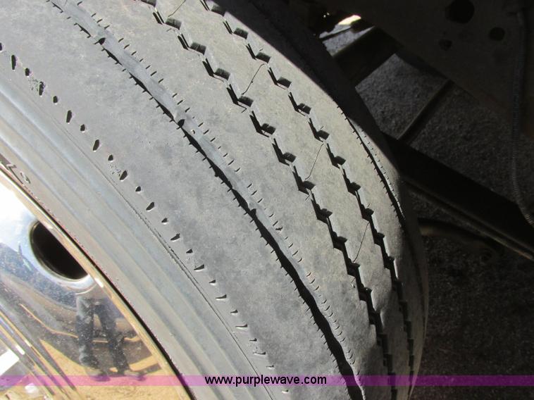 image for item J6690 2003 Ford F450 Super Duty ambulance