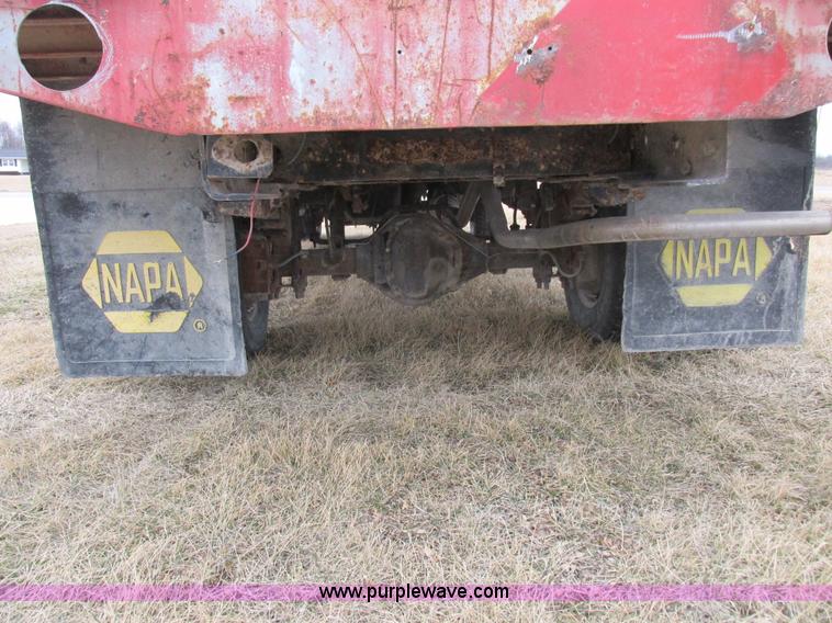 image for item K2026 1988 Ford F450 Super Duty flatbed truck