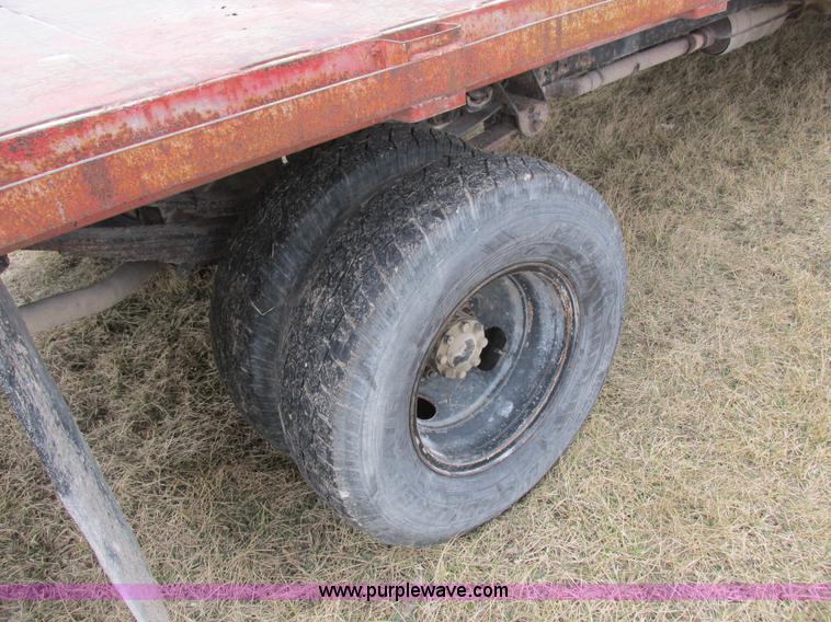 image for item K2026 1988 Ford F450 Super Duty flatbed truck