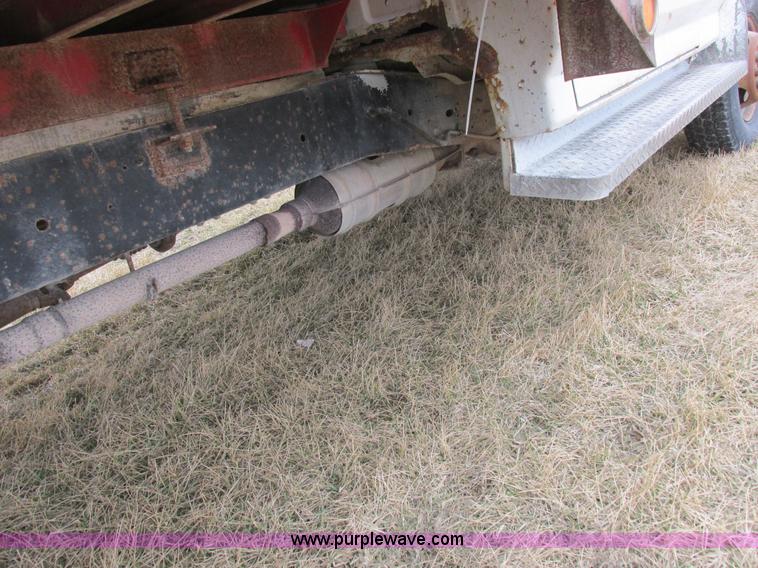 image for item K2026 1988 Ford F450 Super Duty flatbed truck