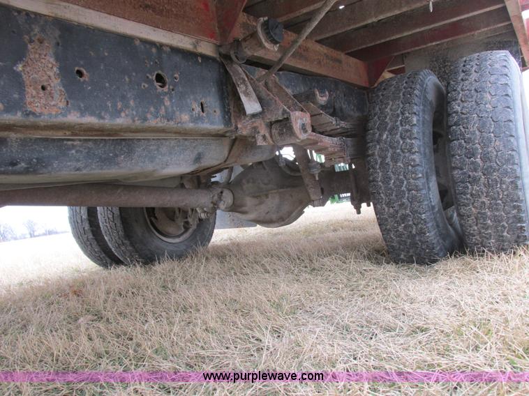 image for item K2026 1988 Ford F450 Super Duty flatbed truck