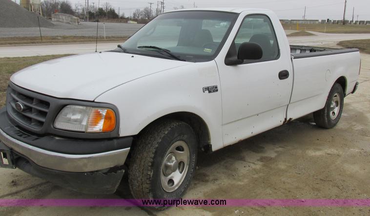 image for item K2067 2001 Ford F150 XLT pickup truck