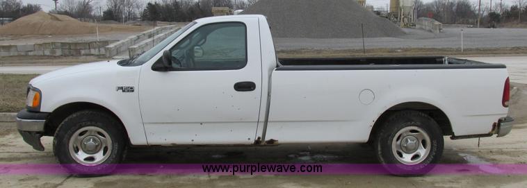image for item K2067 2001 Ford F150 XLT pickup truck