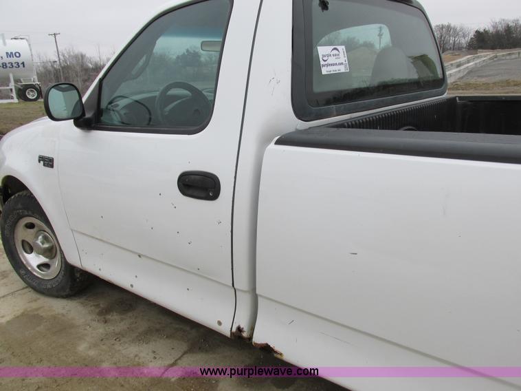 image for item K2067 2001 Ford F150 XLT pickup truck