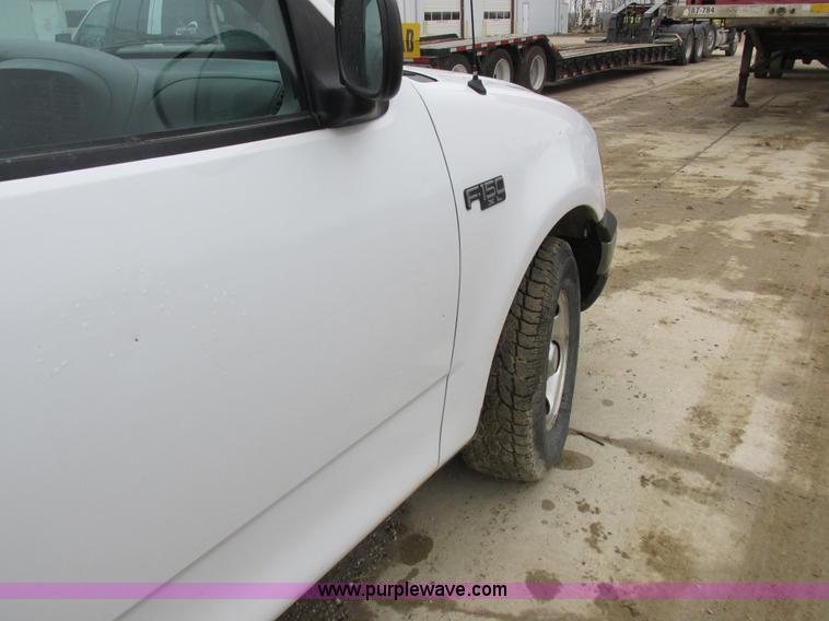 image for item K2067 2001 Ford F150 XLT pickup truck