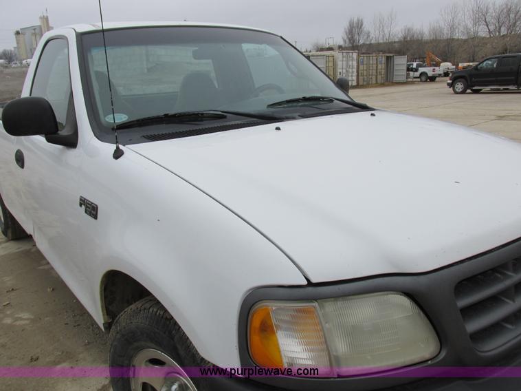 image for item K2067 2001 Ford F150 XLT pickup truck