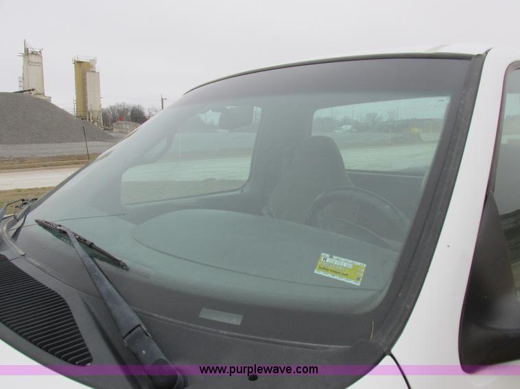 image for item K2067 2001 Ford F150 XLT pickup truck