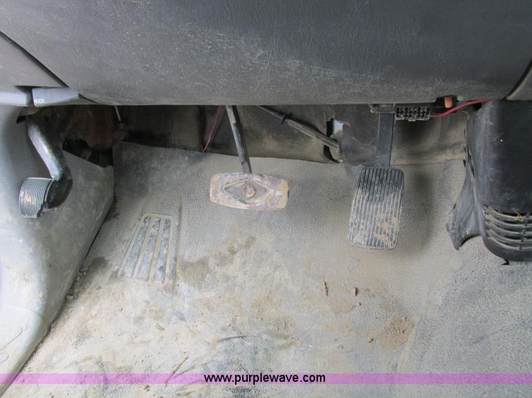 image for item K2067 2001 Ford F150 XLT pickup truck