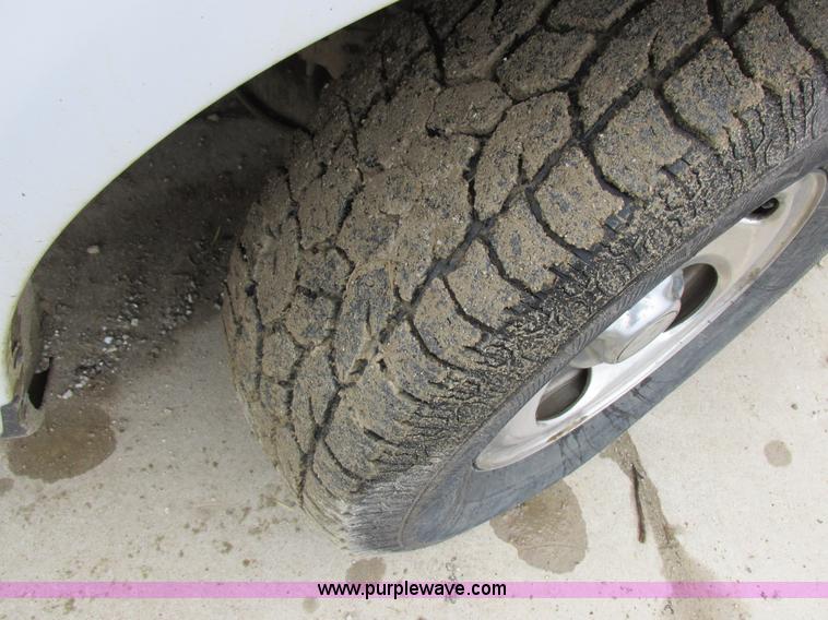 image for item K2067 2001 Ford F150 XLT pickup truck