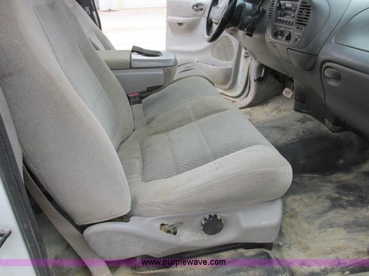 image for item K2067 2001 Ford F150 XLT pickup truck