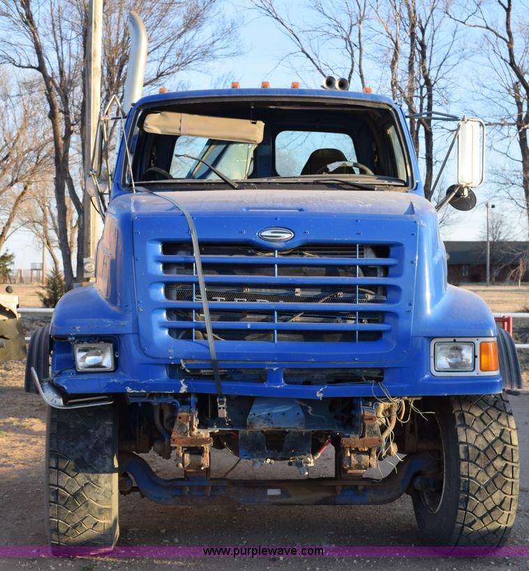 image for item K2401 2002 Sterling L9500 semi truck