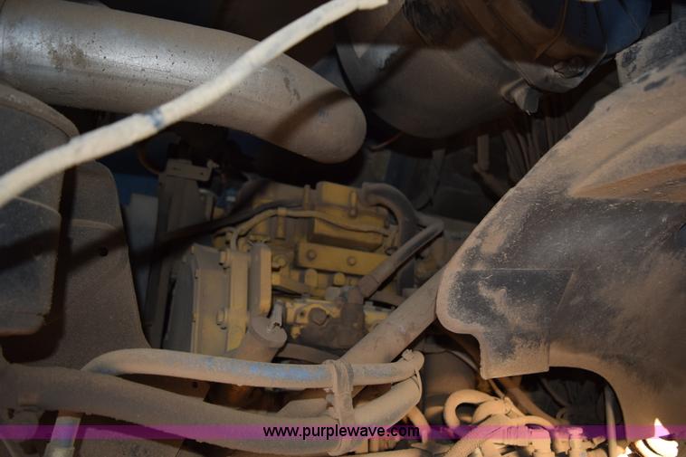 image for item K2401 2002 Sterling L9500 semi truck