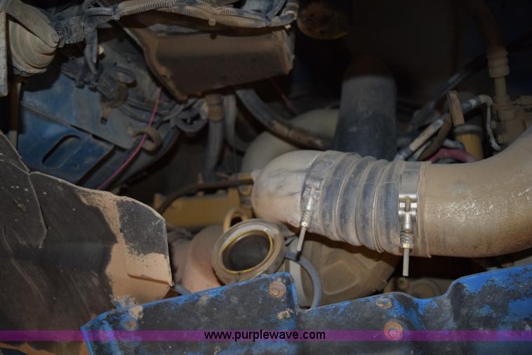 image for item K2401 2002 Sterling L9500 semi truck