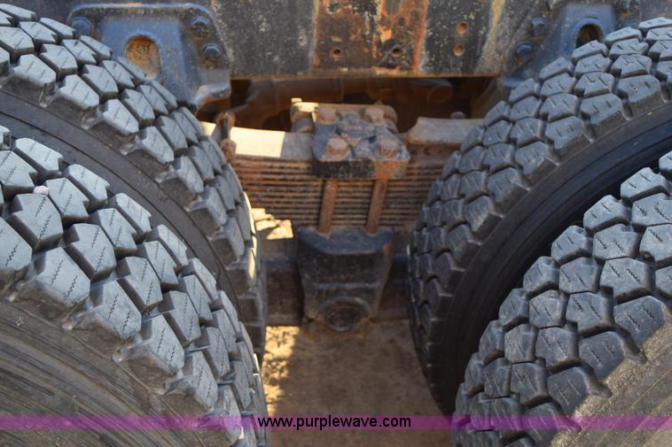 image for item K2401 2002 Sterling L9500 semi truck