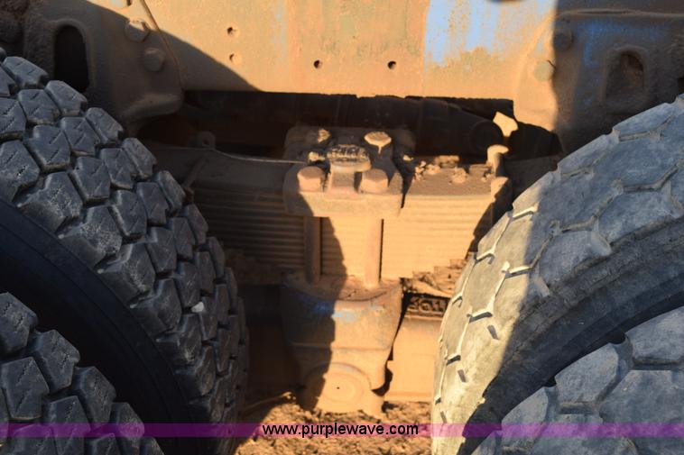 image for item K2401 2002 Sterling L9500 semi truck