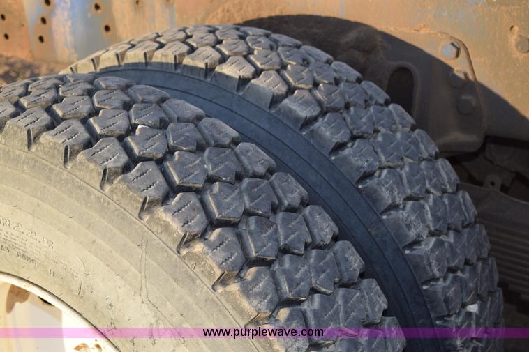 image for item K2401 2002 Sterling L9500 semi truck