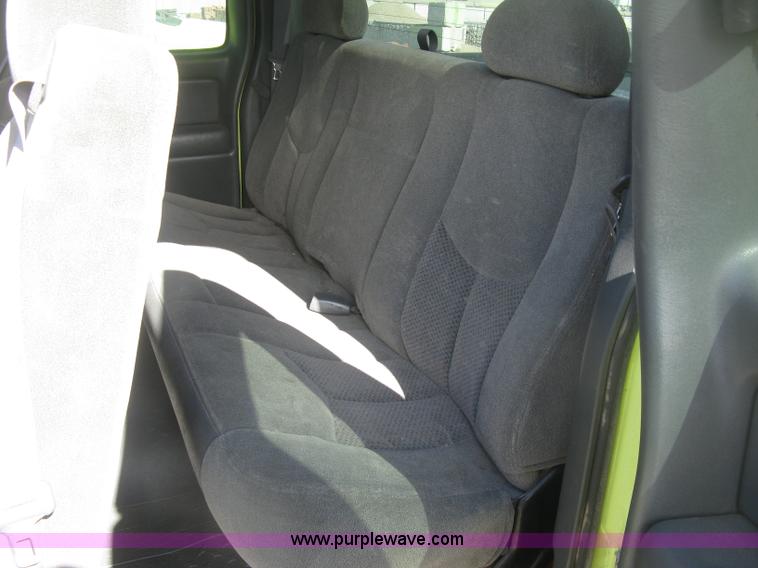 image for item K2868 2004 Chevrolet Silverado 1500 Z71 Ext. Cab pickup truck